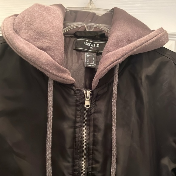 Forever 21 Men’s Hooded Bomber Jacket - Picture 2 of 10